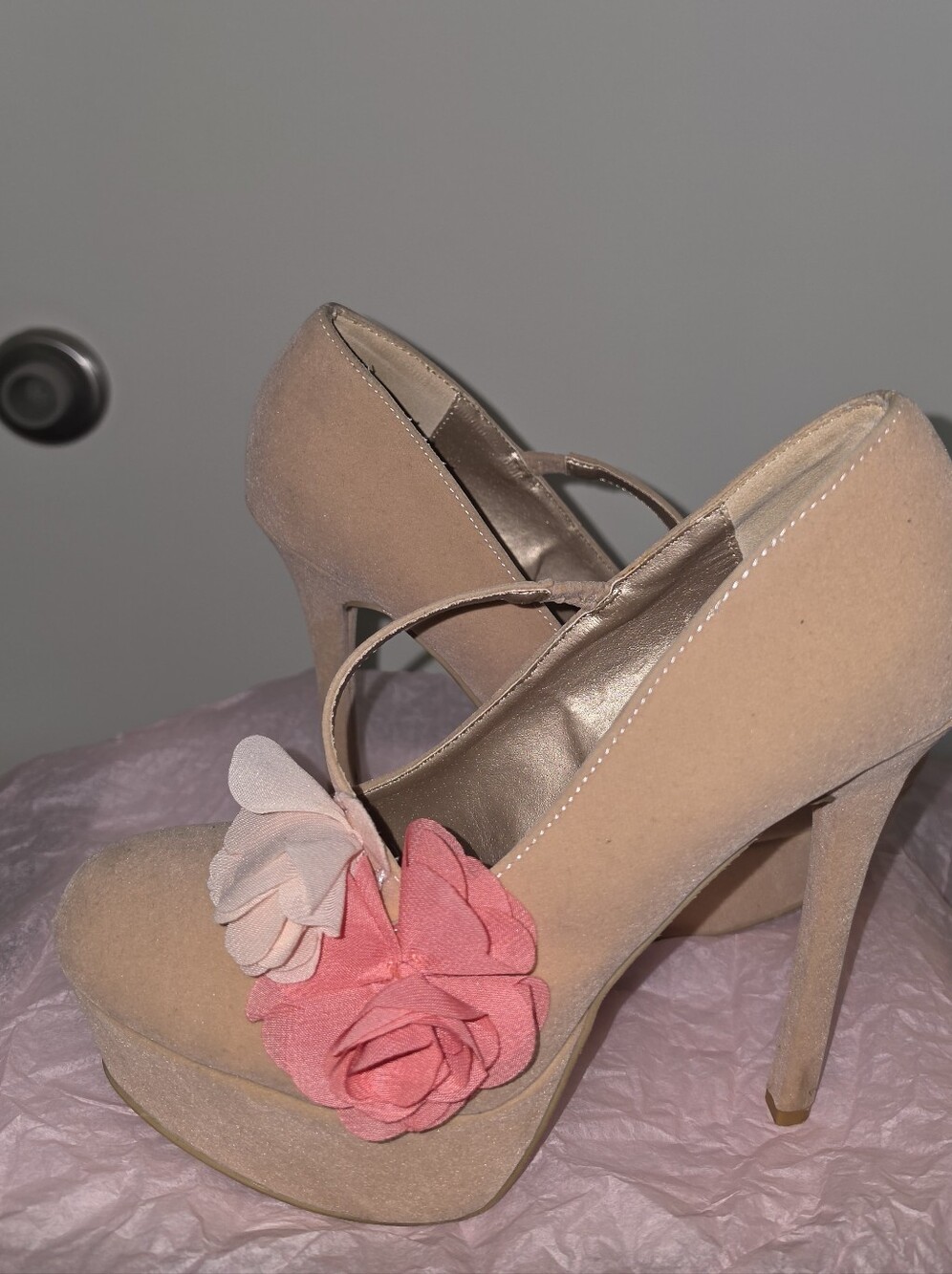 2010s Women’s Blush Pink Floral Platform Heels
